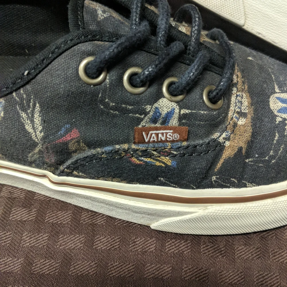 Vans - Picture 8 of 15
